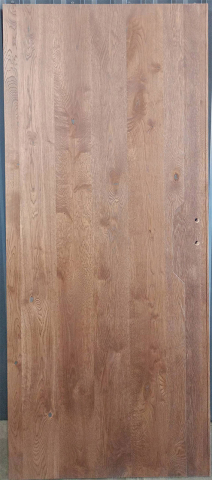 Дверь Legno V, МОРЕНЫЙ ДУБ №1541: Изогнуто полотно, имеются врезки под петли, замок и ручку.