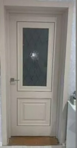 Дверь ALTO 7 ясень белый структурный 043-Р: Распродажа остатков.
Модель выполнена в цвете Ясень Белый структурный, молдинг выполнен в цвете Ясень Грей.
Конструкция двери: сборное полотно, объемная филенка, прямоугольная царга, ширина стоевой- 120мм;
Материал: комбинация ДСП, брусок хвойных пород, МДФ и ХДФ;
Стекло: кристалл серебро;
Размеры: 700/2000/40 мм.