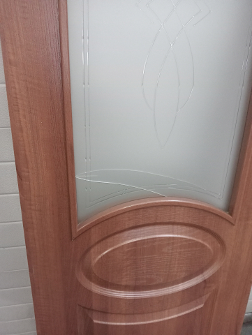 Дверь Выставочный образец орех №958: Потертости, разбито стекло
